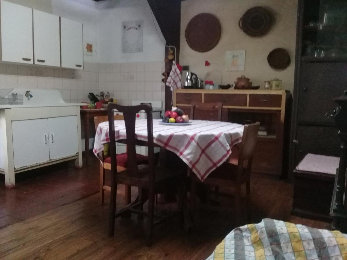 Acomodação com café da manhã  Dona Irene *