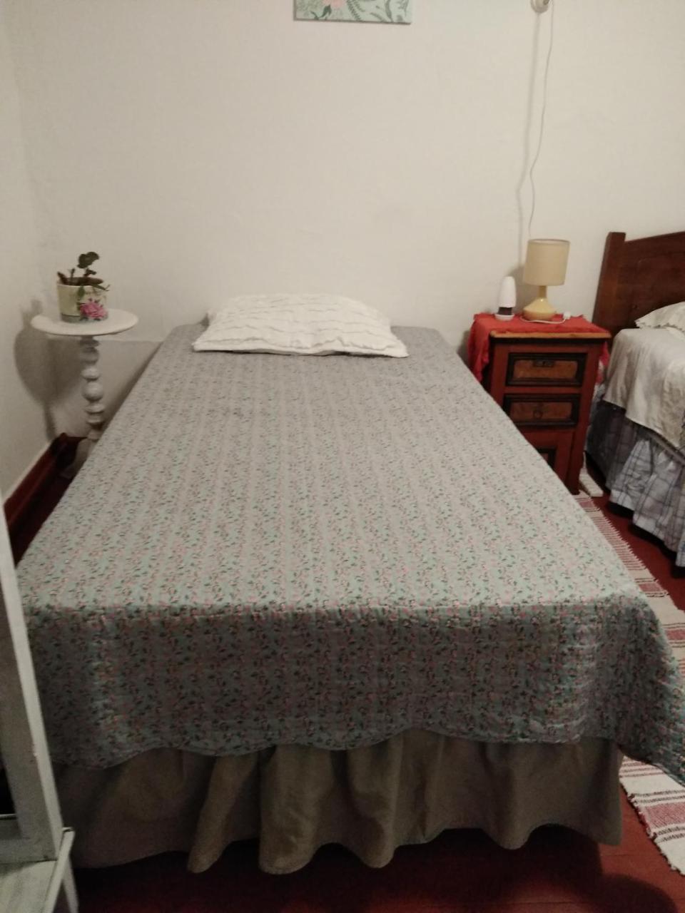 Acomodação com café da manhã  Dona Irene *